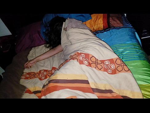 ❤️ Stiefzoon die zijn jonge stiefmoeder berispt terwijl ze slaapt. ❤ Quality sex at nl.xxxdesichudai.ru ☑